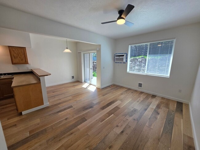 Photo - Beautifully Remodeled townhome on the south hill