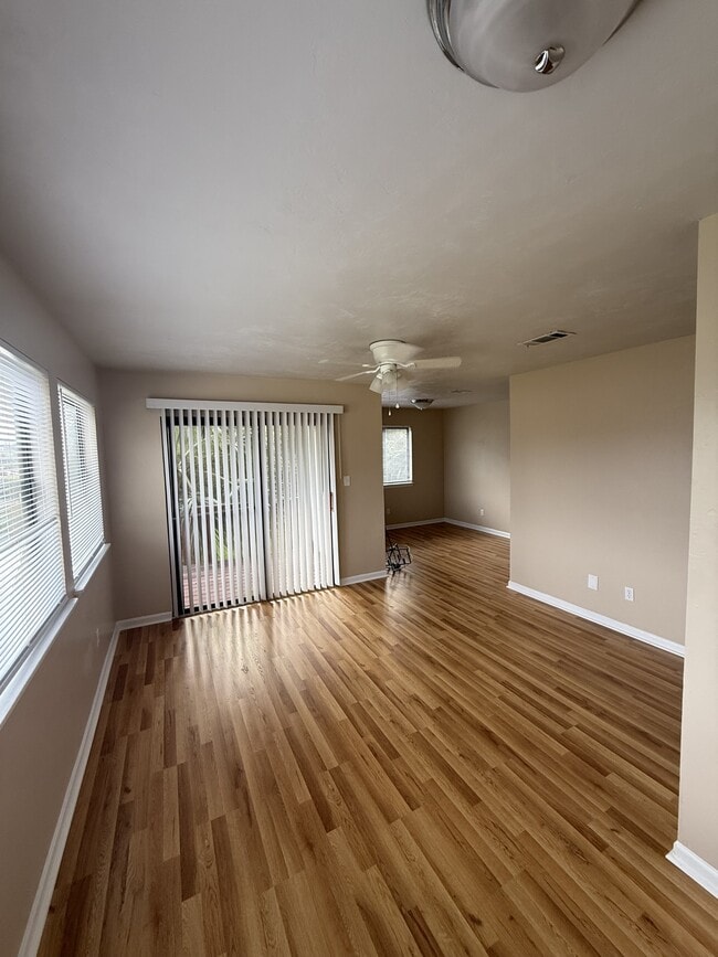Photo - 1313 Airport Dr