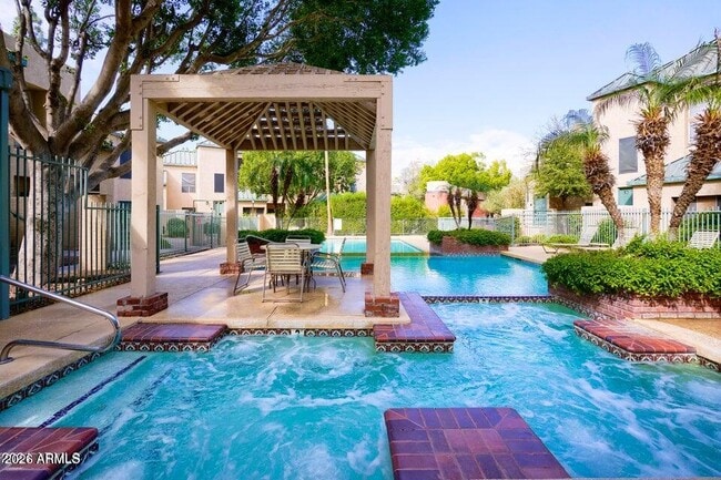 Building Photo - 101 N 7th St Unit 248