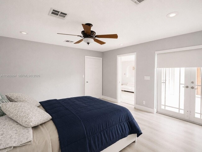 Photo - 901 SW 121st Ave
