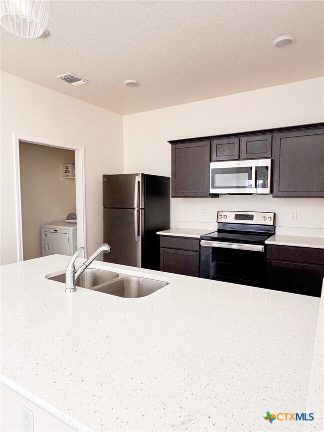 Photo - 4913 Rose Gdn Lp