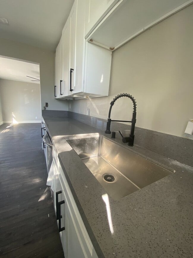 50th Street - 50th Street Apartment Unit 3867 1/2