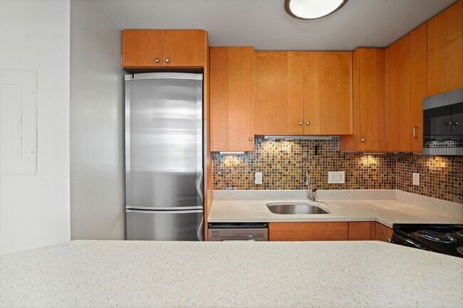 Photo - 1825 T St NW