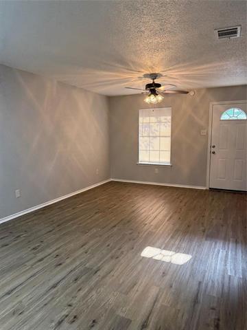 Photo - 304 E Hickory St