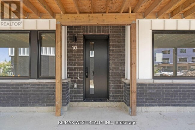 Photo - 10 Rainwater Ln