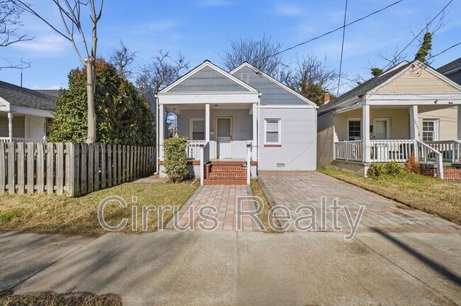 Building Photo - 1215 26th St