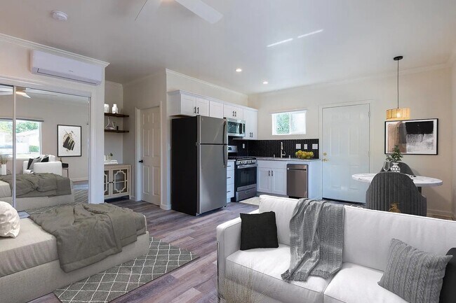 Photo - 7018 Lurline Ave