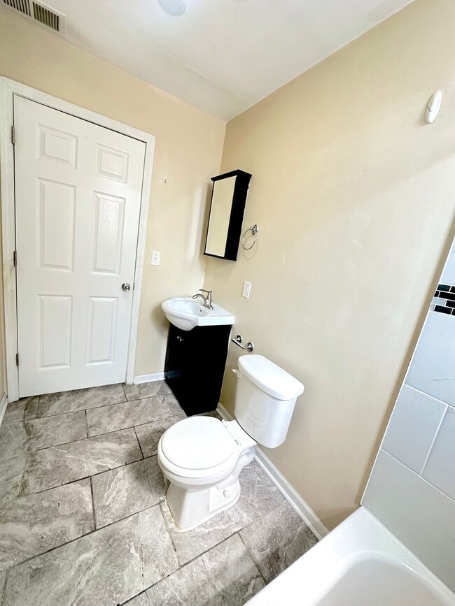 Photo - 3759 S Union Ave Unit 2F
