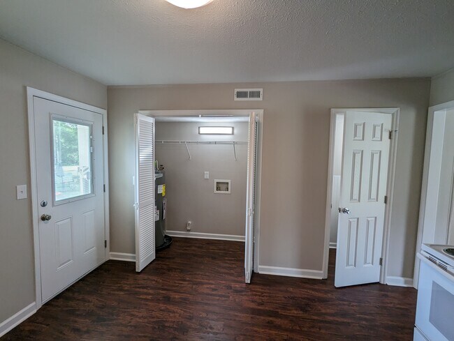 Photo - 112 Victor Reiter Pky Unit 19