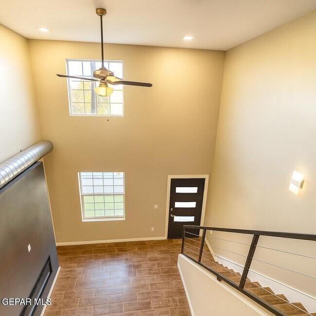 Photo - 3030 Pera Ave