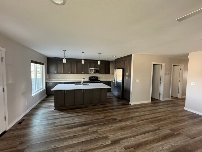 Photo - 764 Evergreen Way