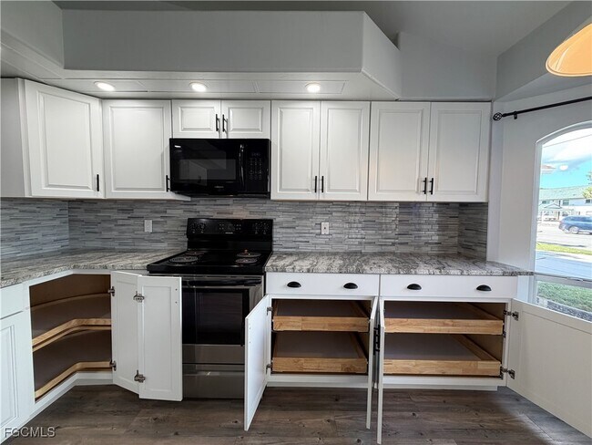 Photo - 1418 Cape Coral Pkwy W