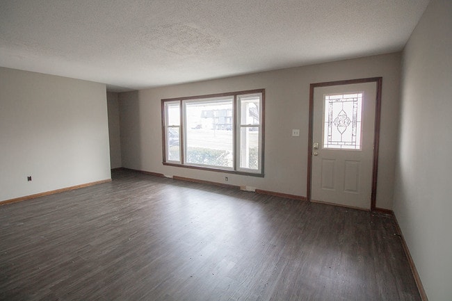 Building Photo - 213 E El Cortez Dr