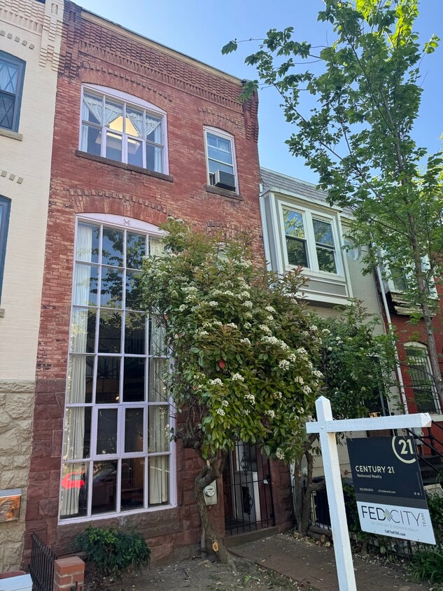 Photo - 208 9th St NE (Washington, DC)
