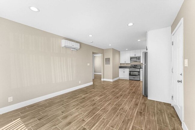 Photo - 2417 W Stanford St Unit #1