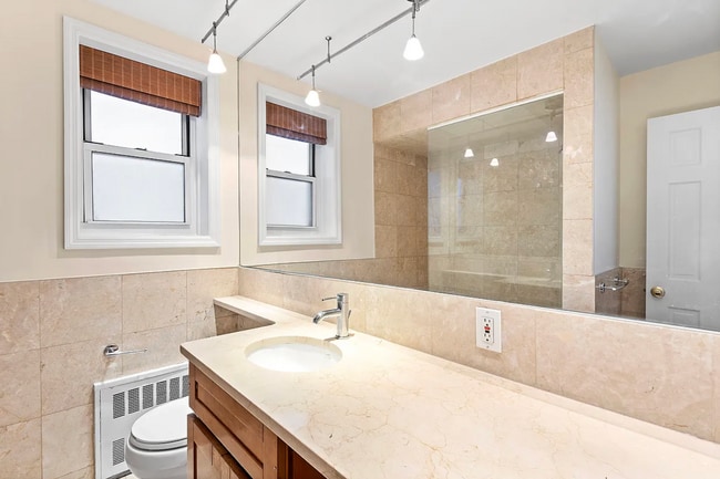 Photo - 59 E 73rd St