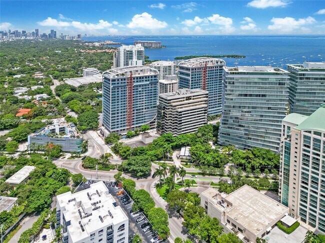 Photo - 2699 Tigertail Ave Unidad # 21