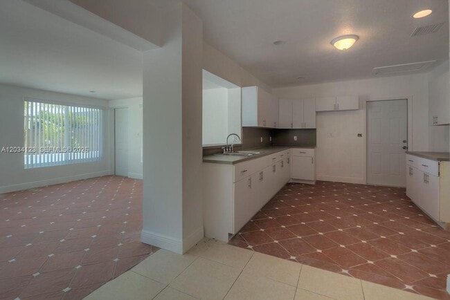 Photo - 160 NW 199th St