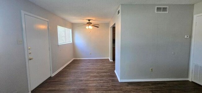 Photo - Available Now! 2 Bedroom 1 Bath Townhome i...