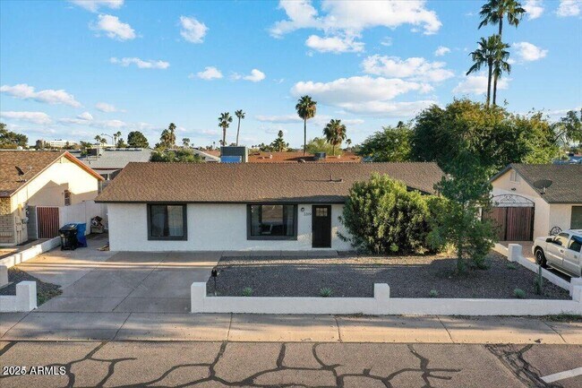 Photo - 3319 E Campo Bello Dr