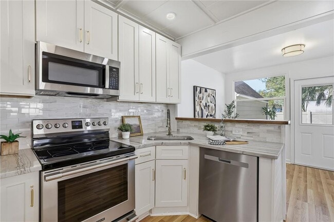 Photo - 918 45th St N