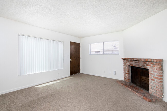 Photo - 2112-2114 Thomas Avenue - 2114 Unit 1- Unit 1