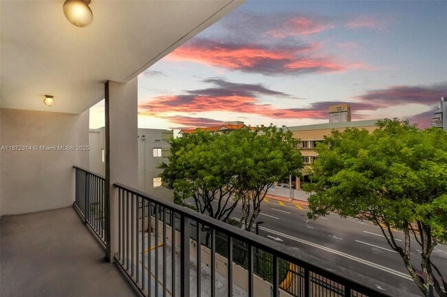 Photo - 2625 Collins Ave Unit 318
