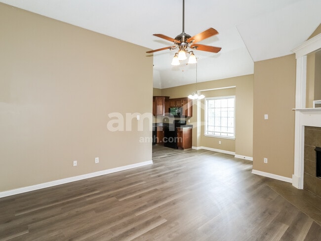 Photo - 30 Mossy Springs Cv