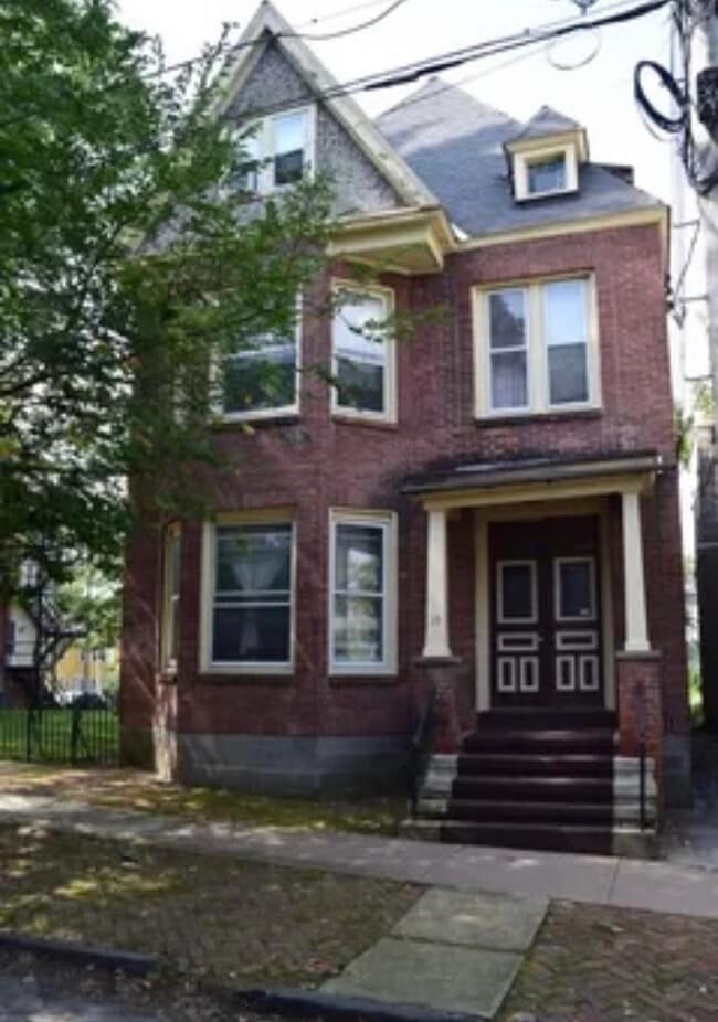 Building Photo - 10 Washington Ave Rental