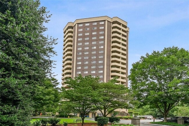 Building Photo - 1501 Clairmont Rd Unit 1210