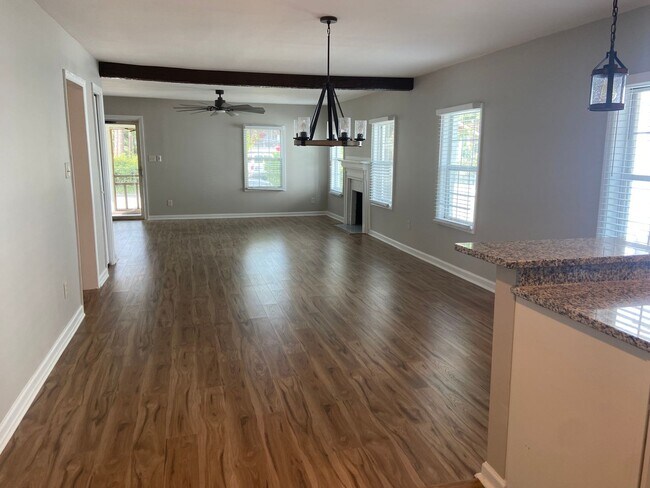 Photo - 3 BED | 2 BATH | MIDTOWN | FENCED YARD