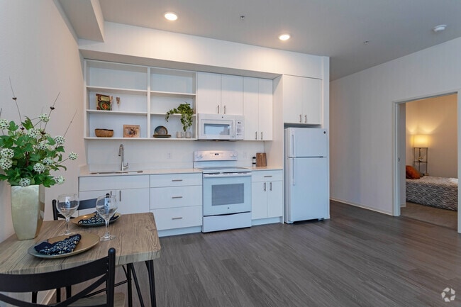 2BR, 1BA - 655SF