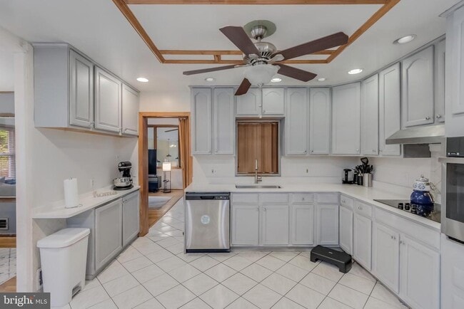 Photo - 10201 Diablo Ave