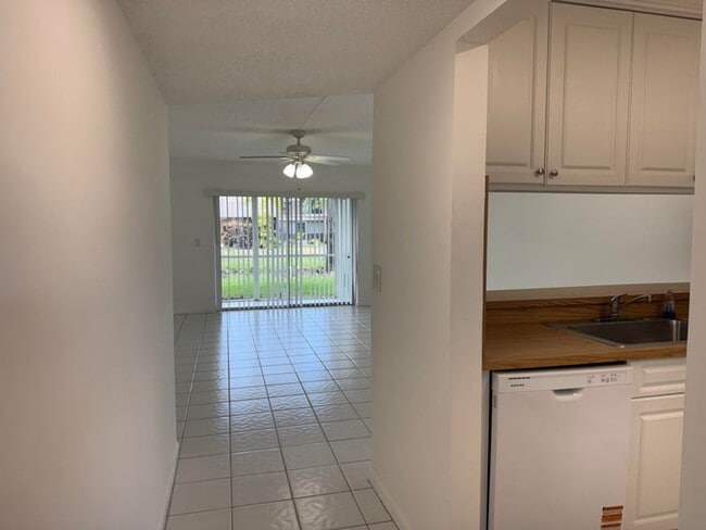 Photo - 2750 Forest Hills Blvd