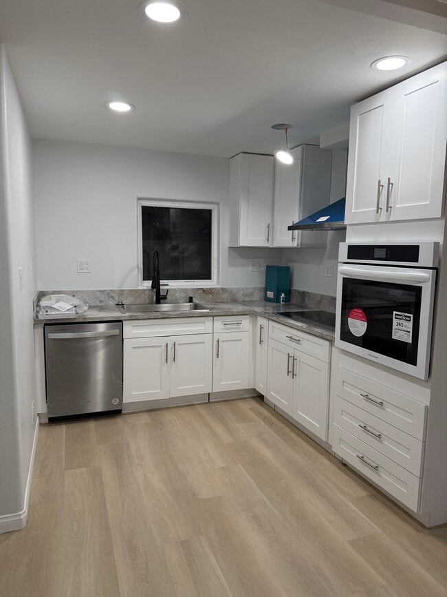 Photo - 15626 Starboard St Unit A