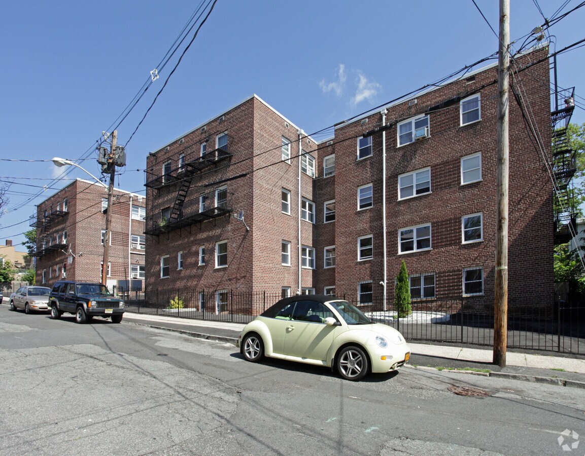 60 Crawford St - 60-70 Crawford St Apartments