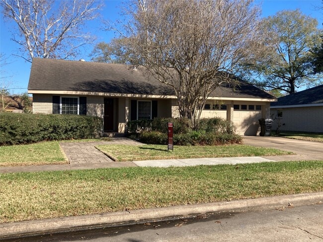 Building Photo - 9250 Rockhurst Dr