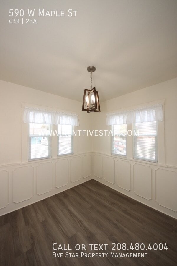 Photo - 590 W Maple St