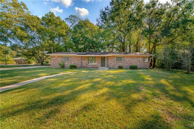 Building Photo - 901 Shady Brook Dr Rental