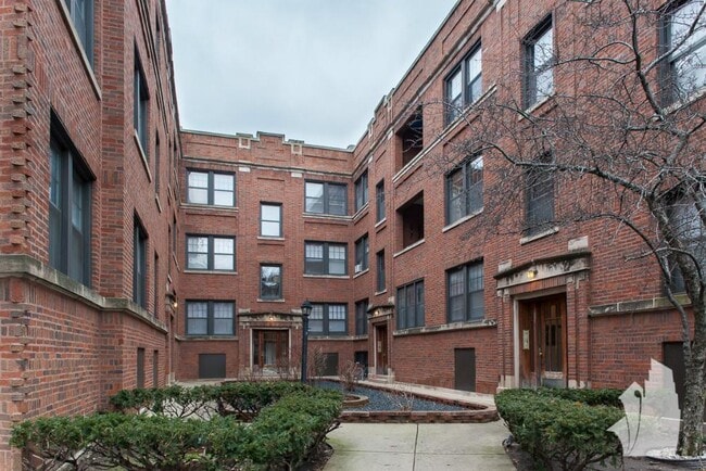 Photo - 660 W Cornelia Ave Unit #  014