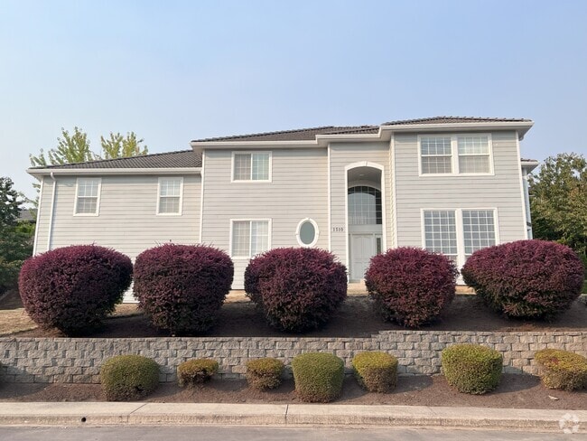 Building Photo - 1510 NW Gregory Dr Rental