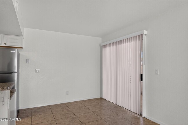 Photo - 2132 W Glenrosa Ave Unidad A80