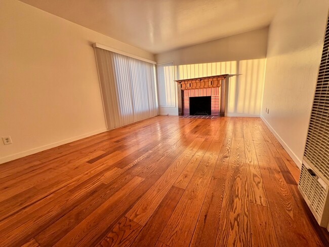 Photo - 15098 Edgemoor St