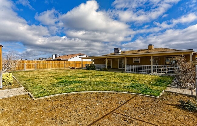 Photo - Desirable Apple Valley Single-Story on Expansive Lot | 3 Bed, 2 Bath Beauty