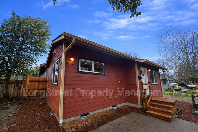 Photo - 1052 SW Western Blvd