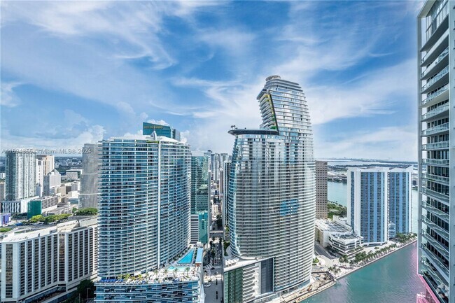 Building Photo - 475 Brickell Ave Unit 5014 Rental