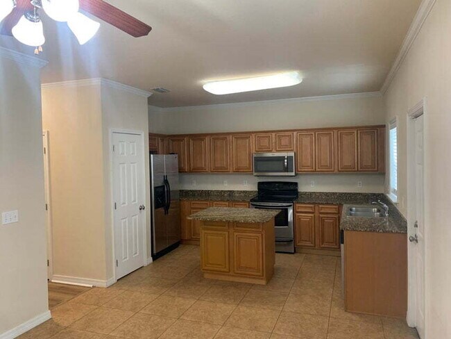 Photo - "Spacious 3-Bedroom Townhouse Retreat in Fort Walton Beach!"
