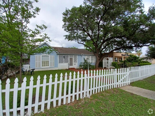 Building Photo - 1047 Donaldson Ave Rental