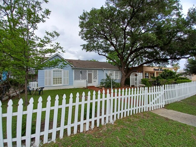 Photo - 1047 Donaldson Ave Casa