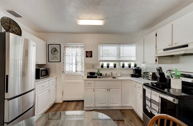 Photo - 118 Pierce Ave